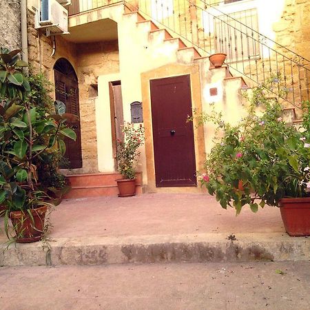 Domus Antiqua Bed & Breakfast Agrigento Exterior photo