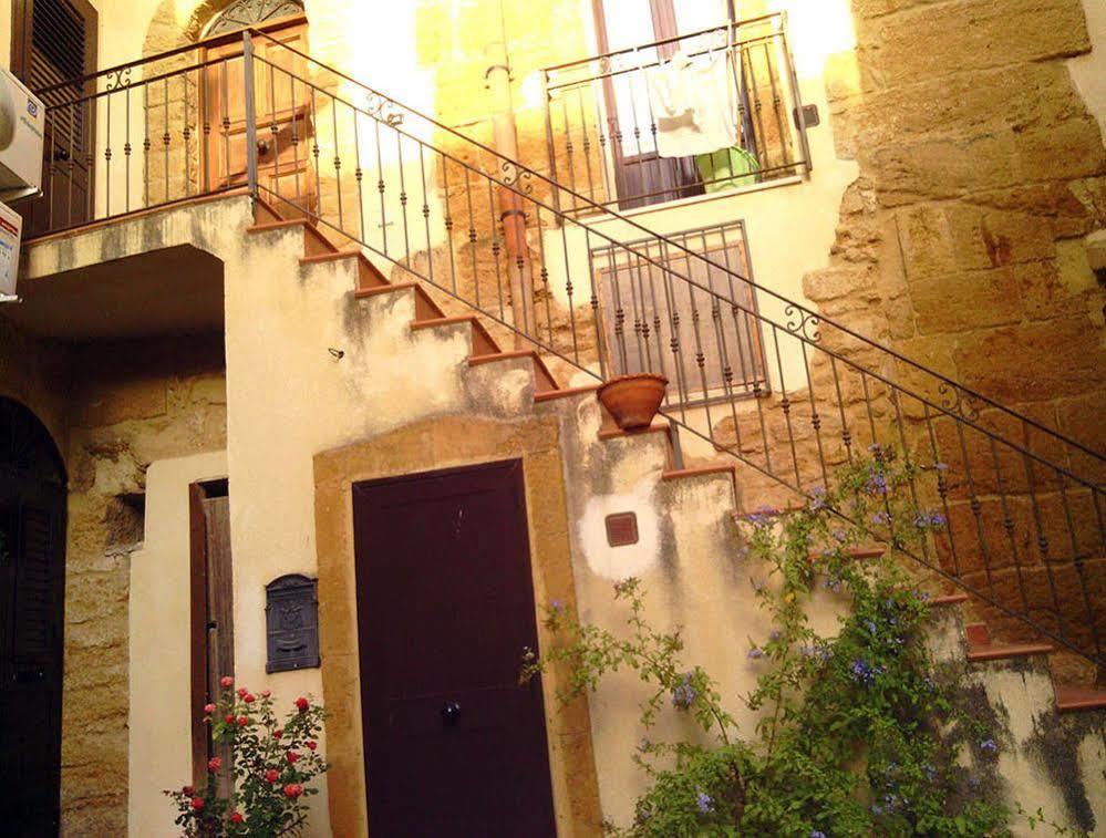 Domus Antiqua Bed & Breakfast Agrigento Exterior photo