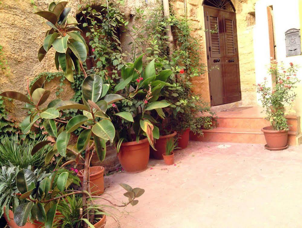 Domus Antiqua Bed & Breakfast Agrigento Exterior photo